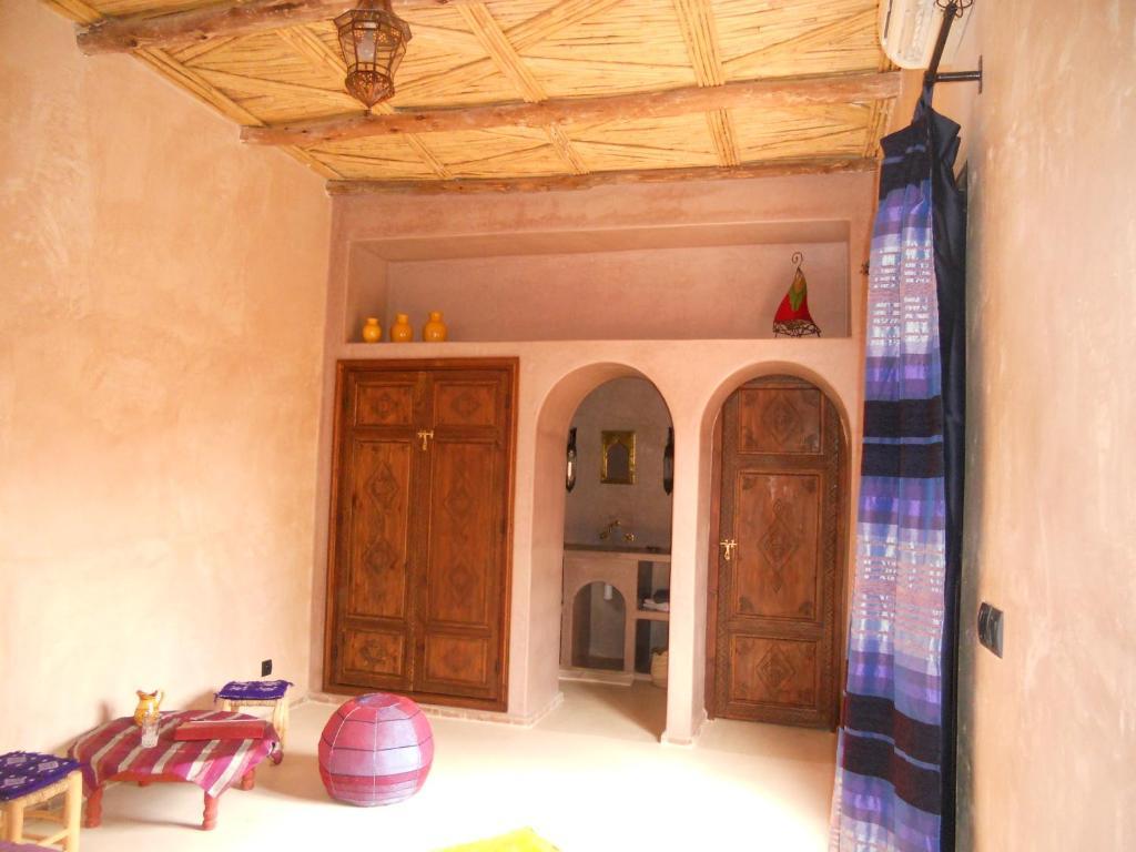Riad Dar Bergui Уарзазат Номер фото