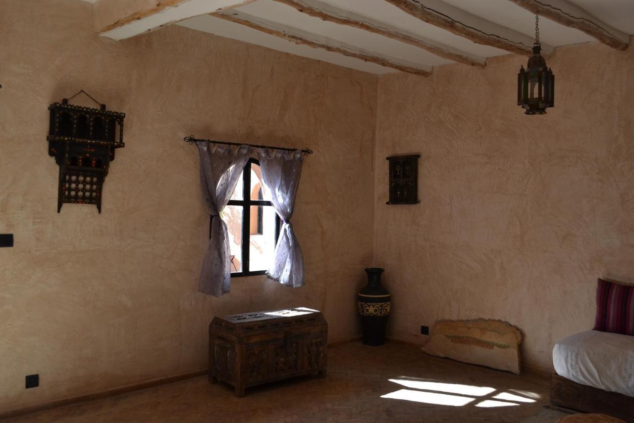 Riad Dar Bergui Уарзазат Экстерьер фото